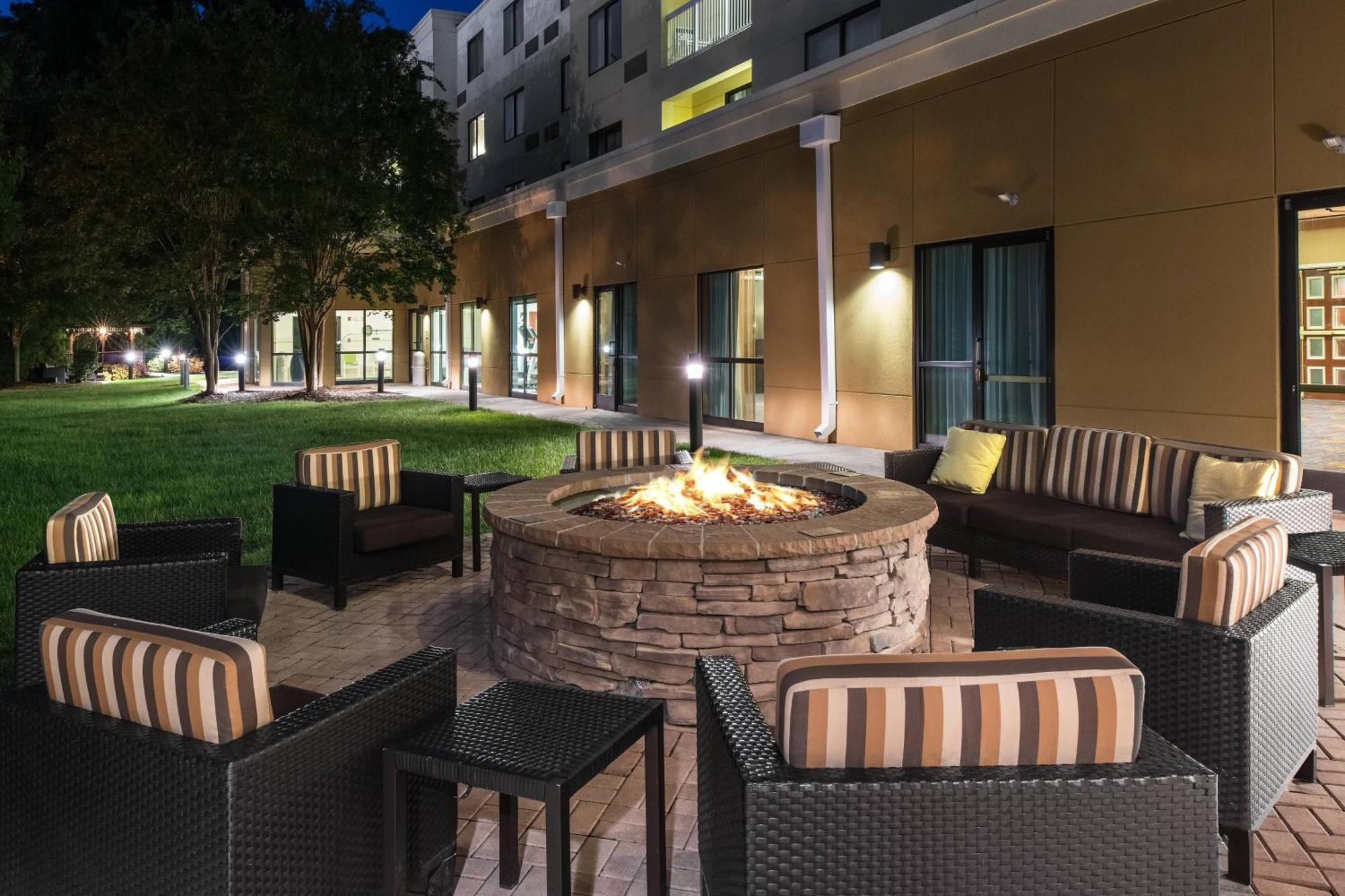 Hotel Courtyard By Marriott Charlotte Gastonia Extérieur photo